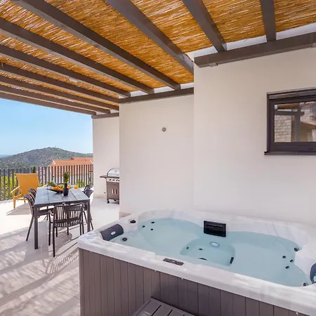 House Aqua Mlini
