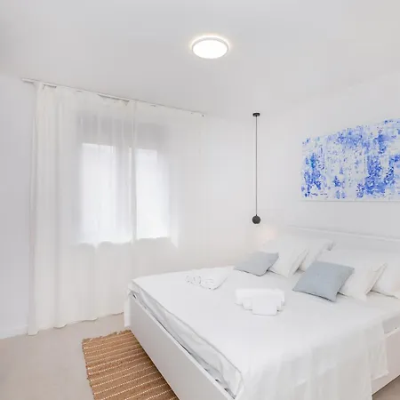 House Aqua Villa *