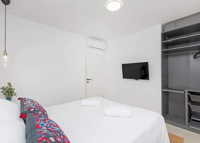 House Aqua * مْليني